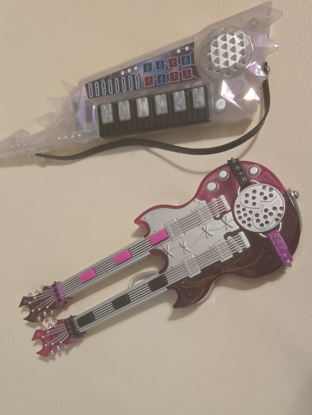 LOL Surprise OMG Remix Working Guitar & Keytar Musical Instrument Accessories